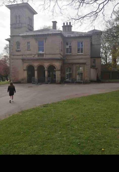 Hidden Gem !Stunning 3 Bedroom Home In Sheffield Handsworth Exteriör bild
