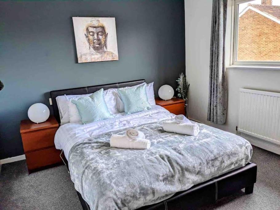 Hidden Gem !Stunning 3 Bedroom Home In Sheffield Handsworth Exteriör bild