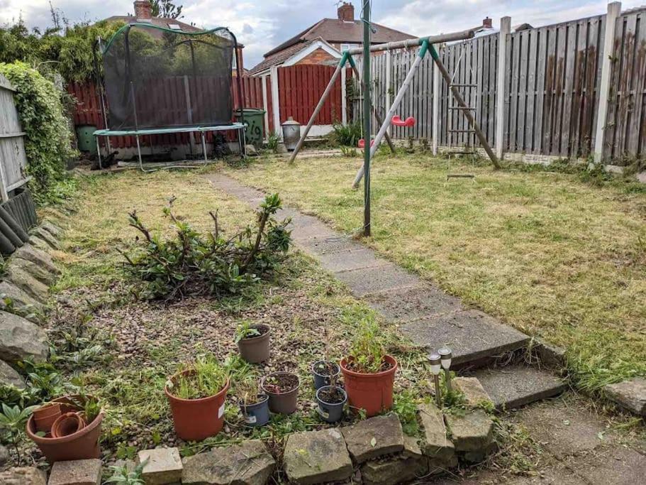 Hidden Gem !Stunning 3 Bedroom Home In Sheffield Handsworth Exteriör bild